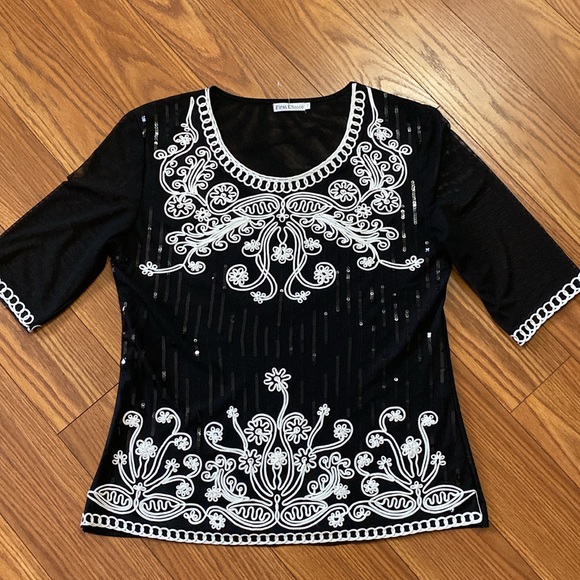 First Choice women’s elbow sleeve scoop neck sheer crochet accent sequins top - Picture 12 of 13